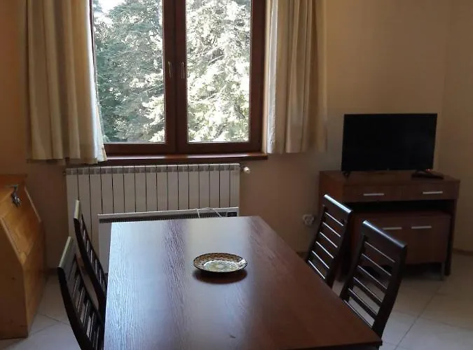 Hotel apartamentowy 322, Park